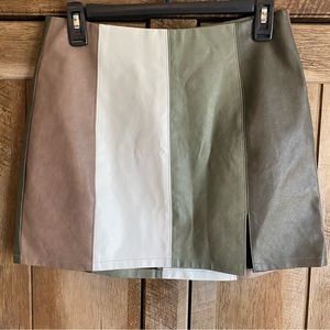 Le‎ Lis Collection Faux Leather Mini Skirt Color Block Slit Size Medium